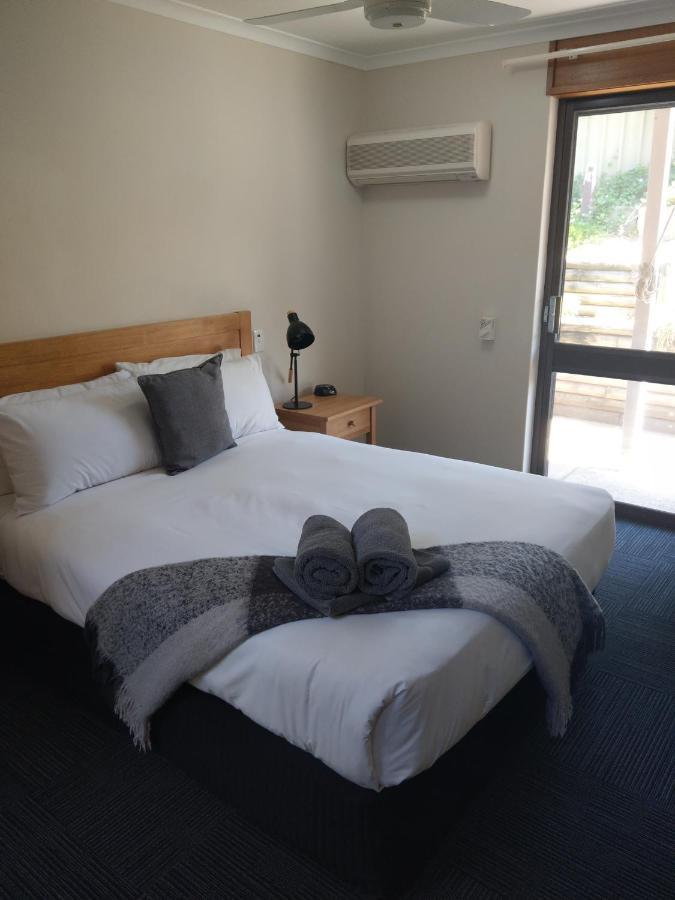 Henry'S Quirindi Hotel Ngoại thất bức ảnh