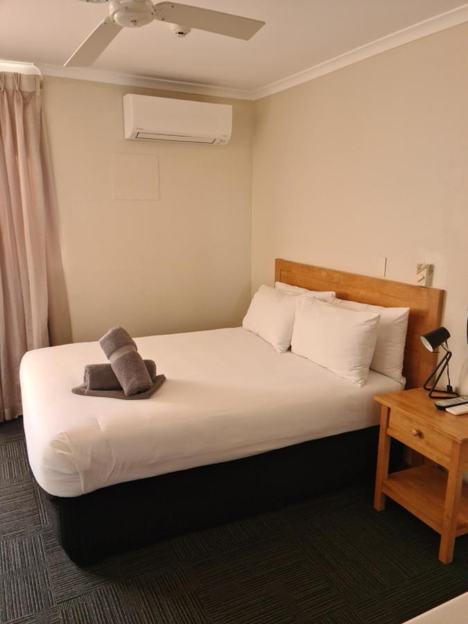 Henry'S Quirindi Hotel Ngoại thất bức ảnh