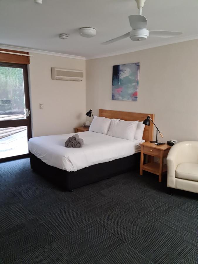 Henry'S Quirindi Hotel Ngoại thất bức ảnh