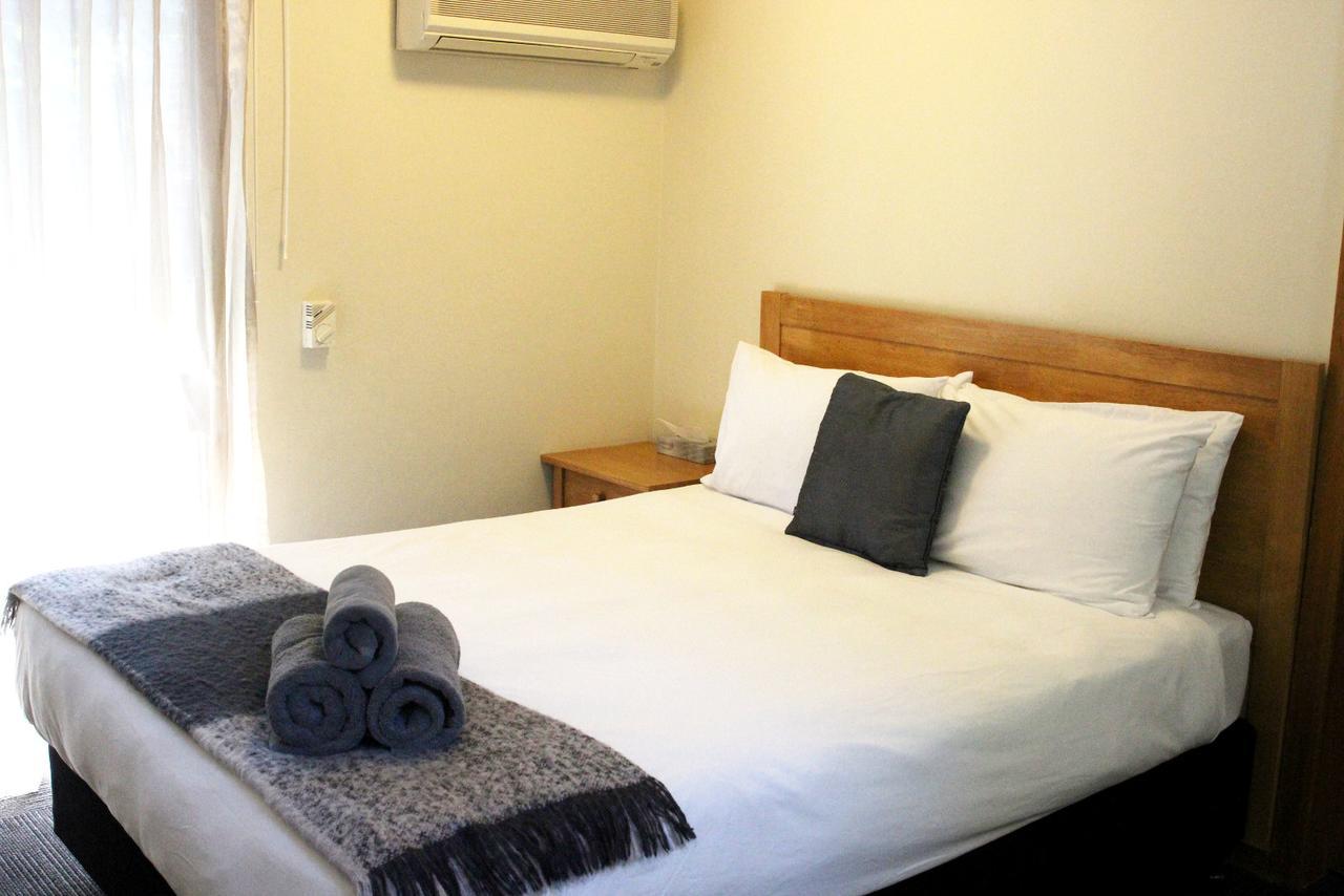 Henry'S Quirindi Hotel Ngoại thất bức ảnh